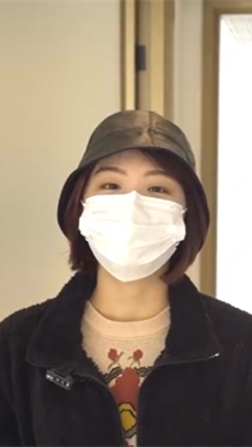 女生大学4年攒钱给妈妈买房